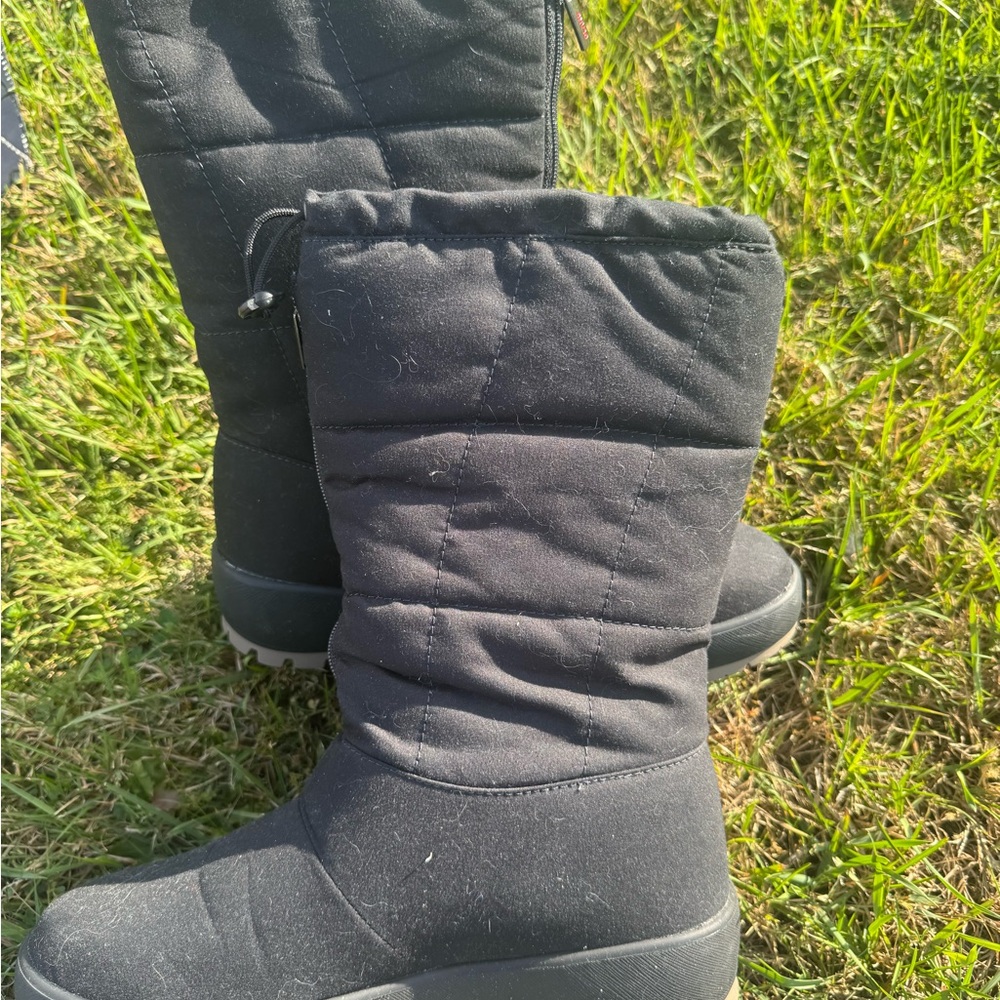 Cozy Black Quilted Winter Boots